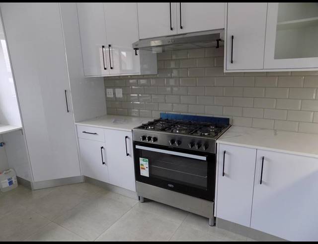 3 BEDROOM HOUSE FOR SALE IN FRAAIUITSIG